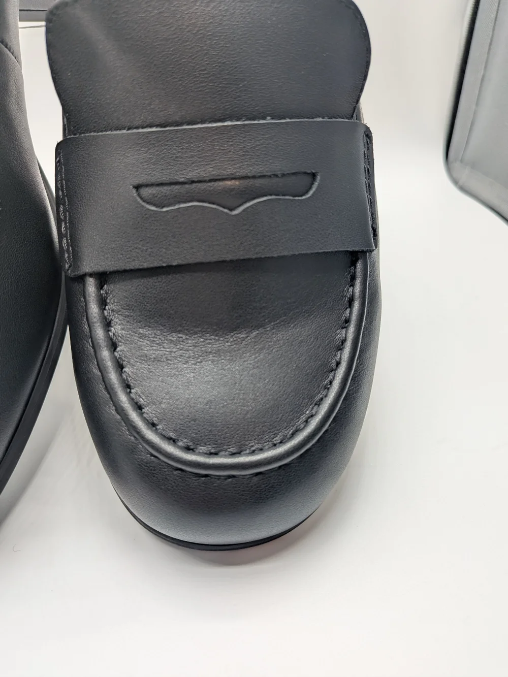 Low Heel Loafers NWB- 10WW-Black - Picture 12 of 15